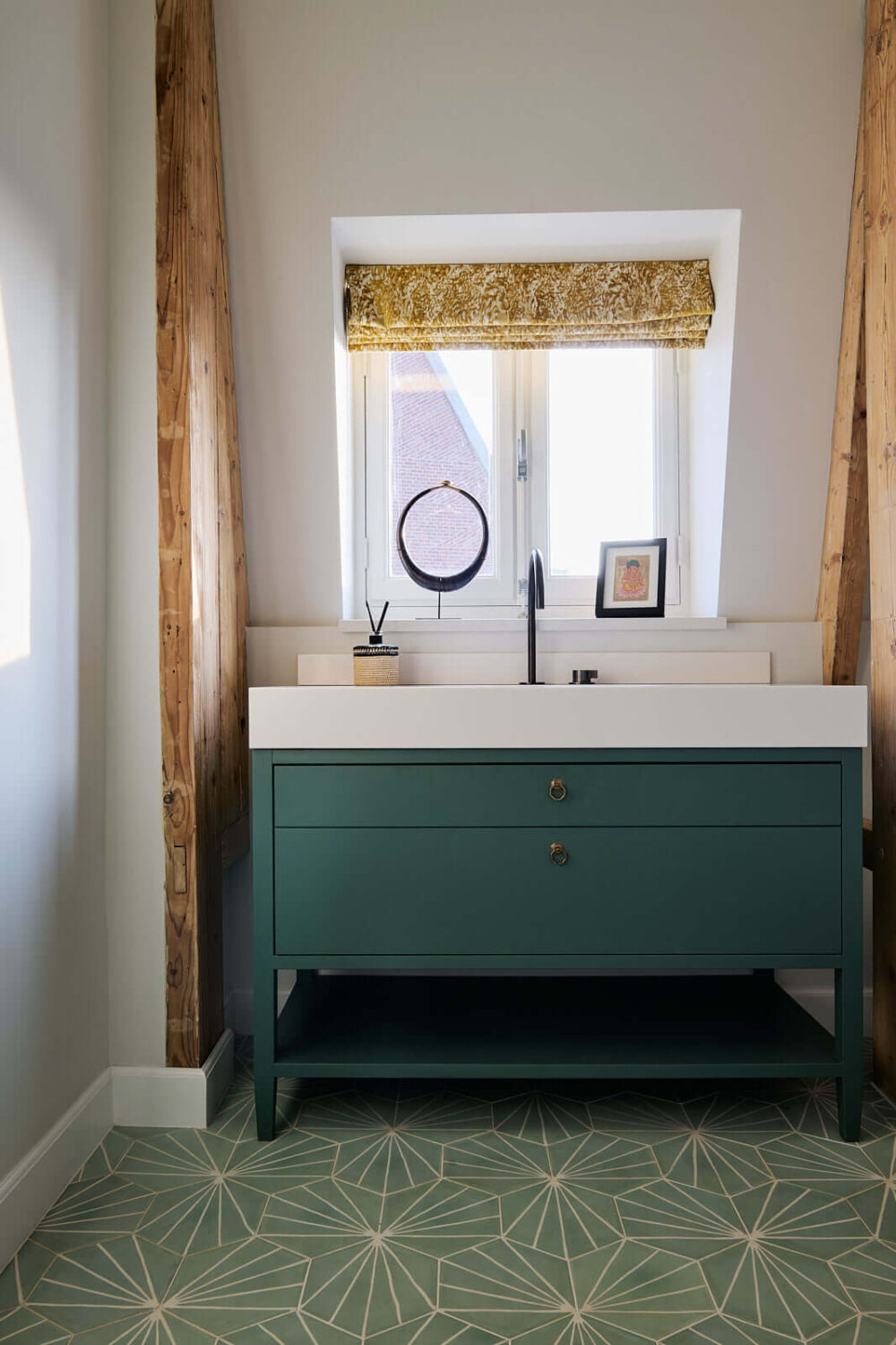 40+ Colorful Bathrooms That Will Spruce Up Your Home 33 green-bathroom-eclectic-villa-amsterdam-nordroom