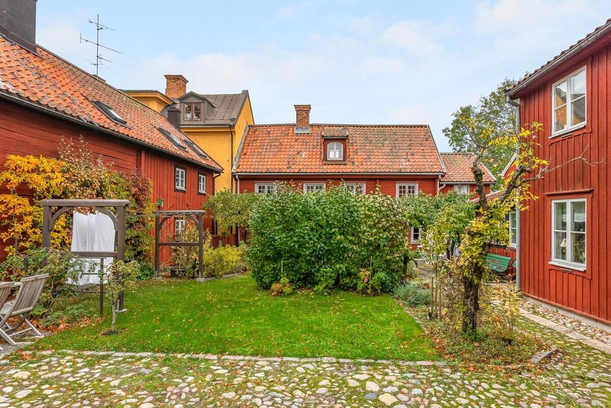 green courtyard traditional swedish houses