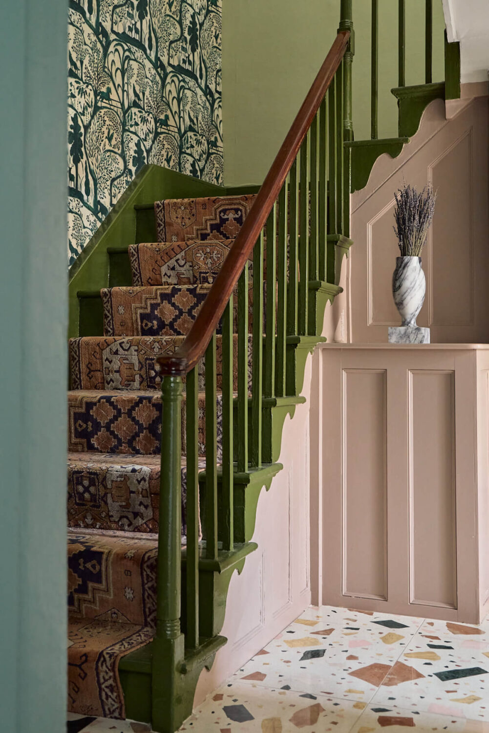 A Colorful Design-Led Georgian House in the Heart of Henley-on-Thames 12 green staircase terrazzo tiles A Colorful Design-Led Georgian House in the Heart of Henley-on-Thames