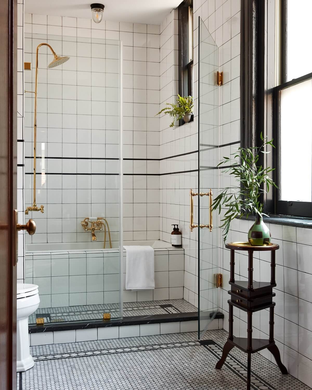 Guild House: A Unique Boutique Hotel in Philadelphia 6 GUILDHOUSE-ELIZA-JUNIOR-SUITE-BAHTROOM-NORDROOM