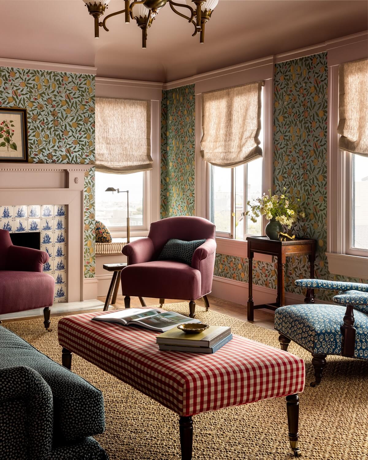 Trend Alert: 36x Color-Drenched Rooms 6 Heidi-Caillier-Design-Cow-Hollow-SF-interior-design-cozy-snug-william-morris-wallpaper