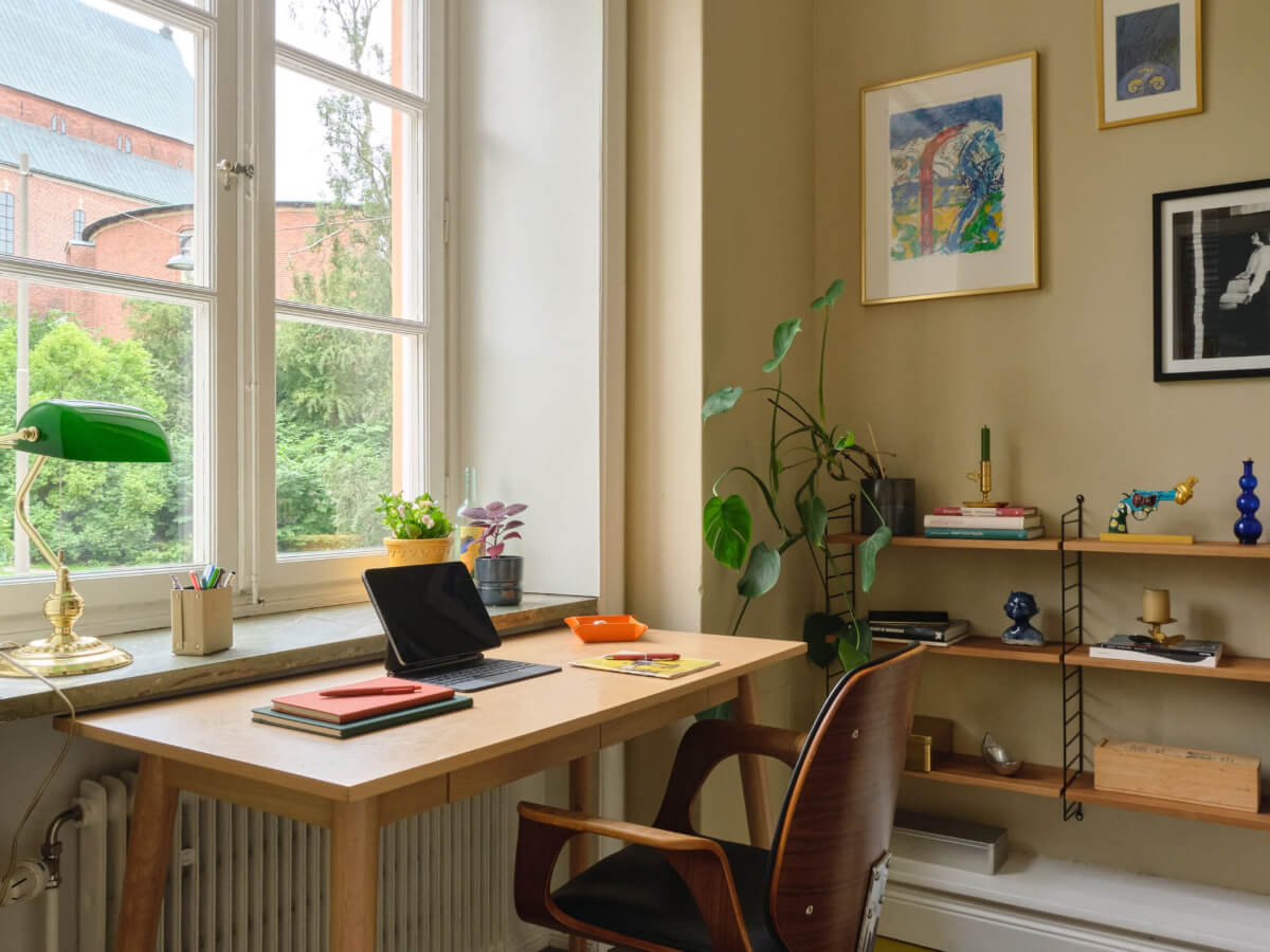 A Beautiful Color Palette and Historic Elements in a Stockholm Apartment 13 home office