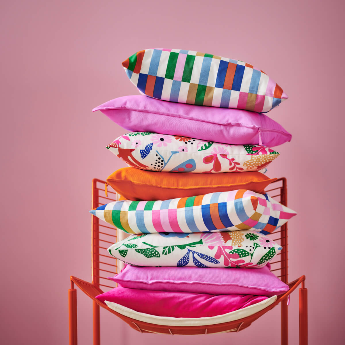 New IKEA Collection April 2025: Colorful Designs and Patterns 1 IKEA_GURLI_kuddfodral_PH202878