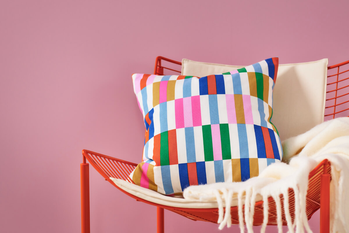 New IKEA Collection April 2025: Colorful Designs and Patterns 20 IKEA_KLIBBKORSORT_kuddfodral_PH202885