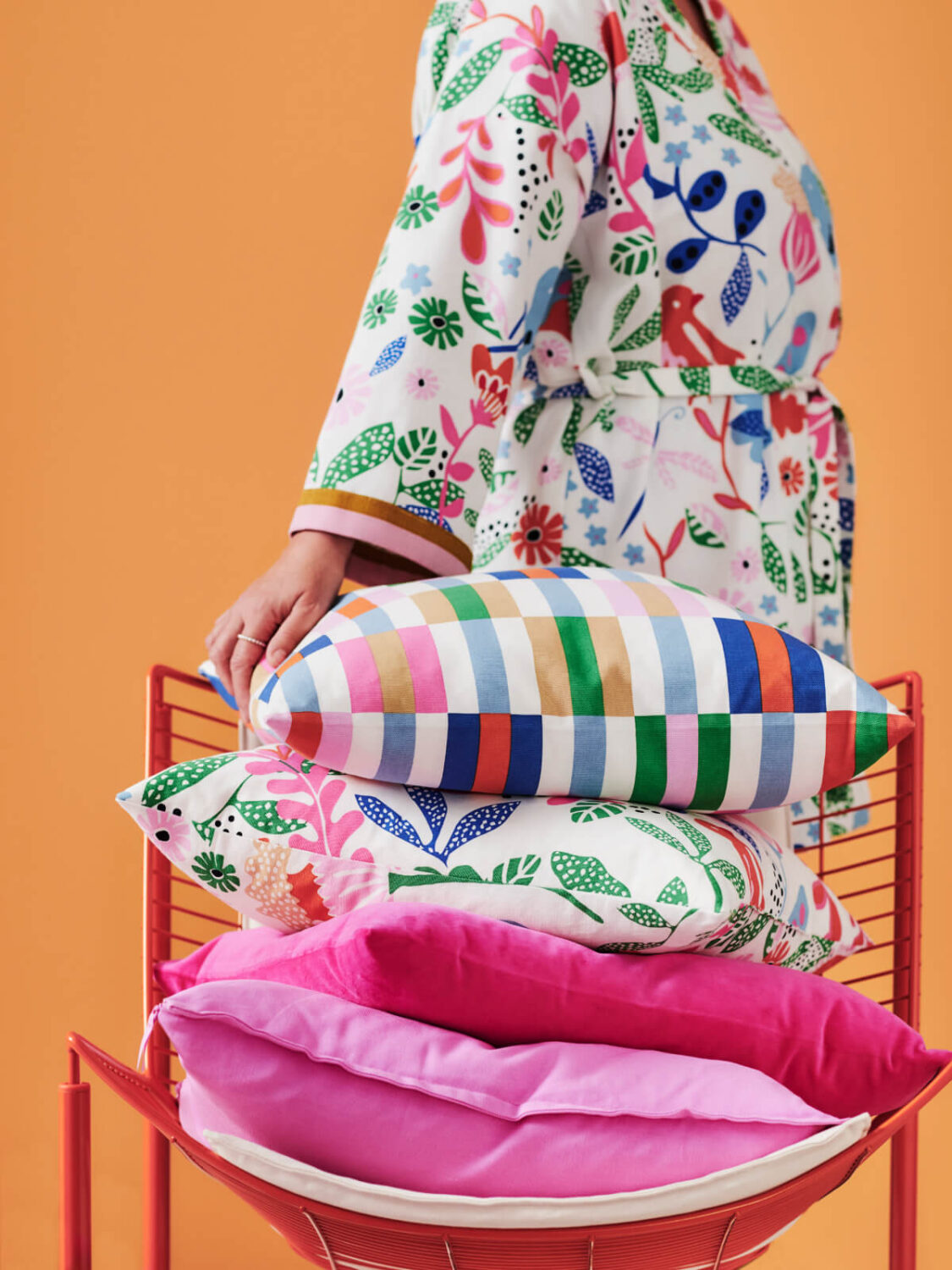 New IKEA Collection April 2025: Colorful Designs and Patterns 19 IKEA_KUNGSLJUSMAL_kuddfodral_PH202884