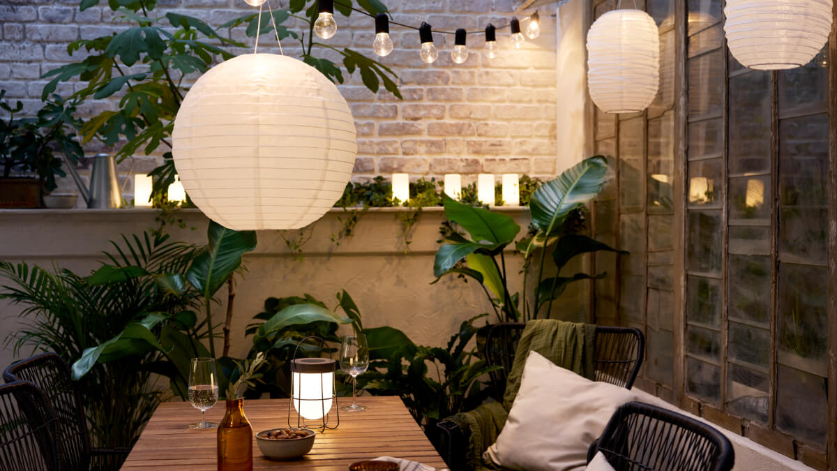 IKEA SOLVINDEN lampa PH201559 New IKEA Balcony and Garden Inspiration for Summer 2025