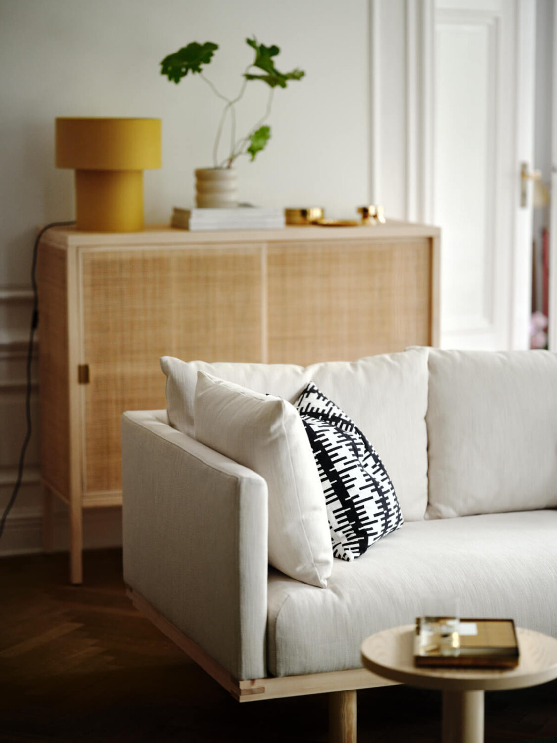 IKEA STOCKHOLM 2025 Collection: Classic Designs Made Of Natural Materials 17 IKEA_STOCKHOLM_soffa_PH202464