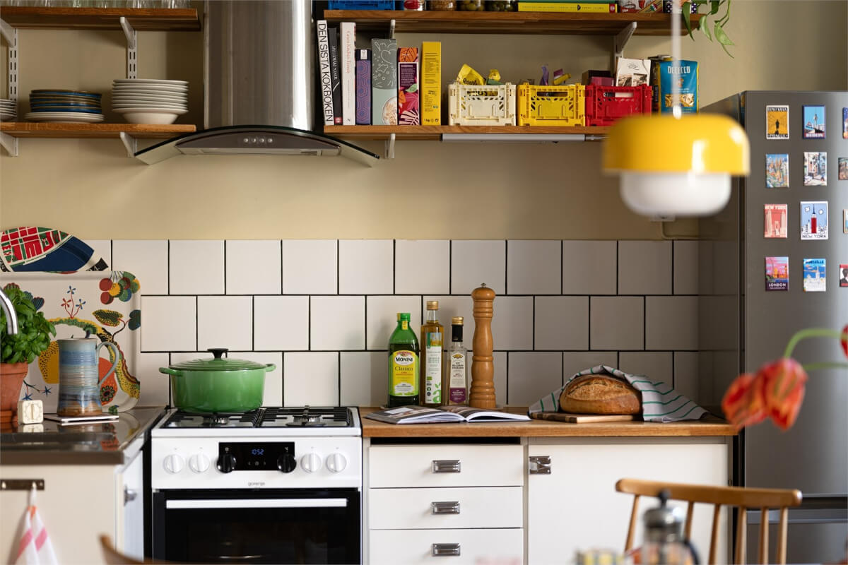 Midcentury Design and Colorful Decor in a Charming Studio Apartment 14 kitchen detail