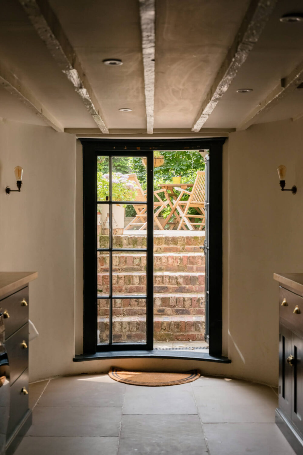 A Classic Georgian House in London with a Lush Garden 16 kitchen garden doors