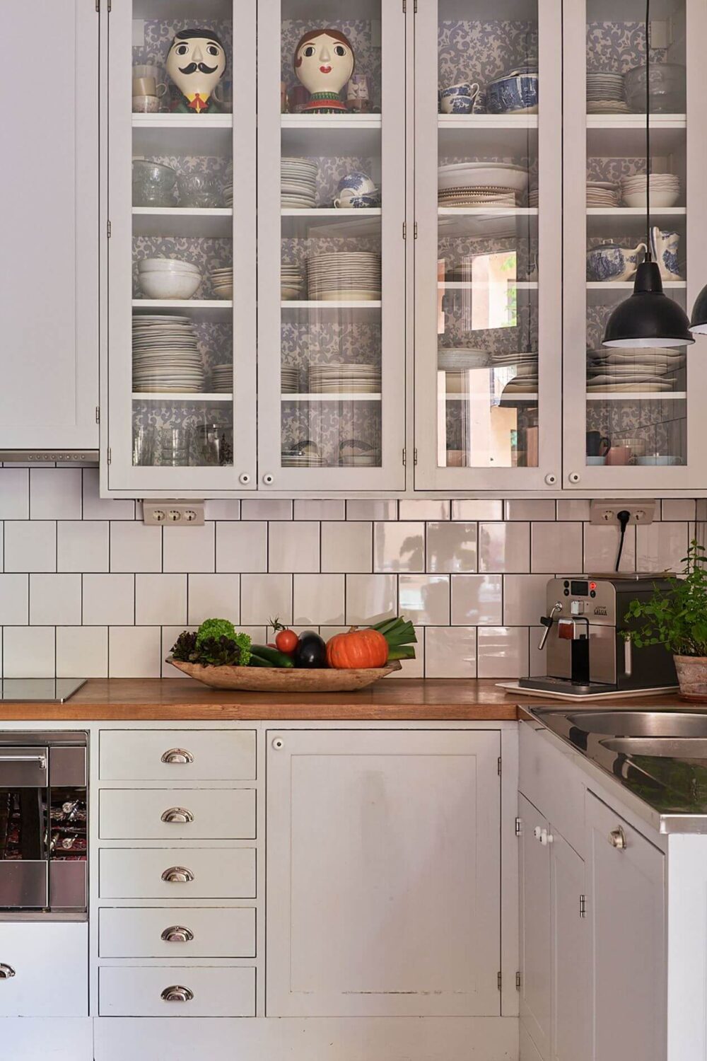kitchen-glass-upper-cabinets
