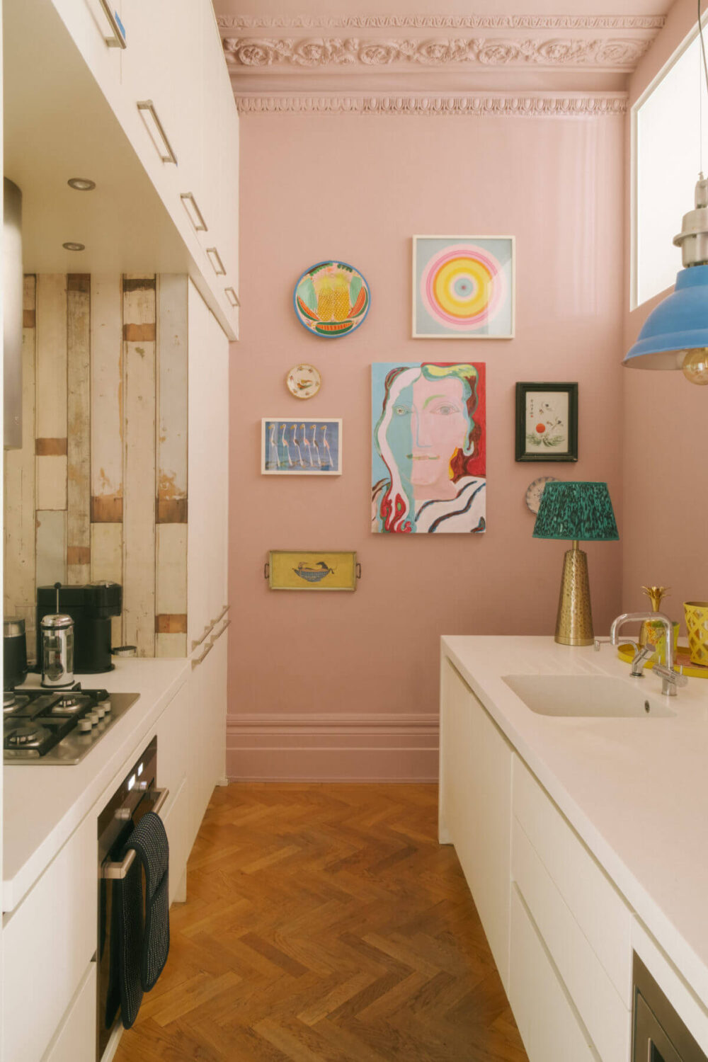 Trend Alert: 36x Color-Drenched Rooms 28 kitchen pink walls ceiling white cabinets nordroom Trend Alert: 36x Color-Drenched Rooms