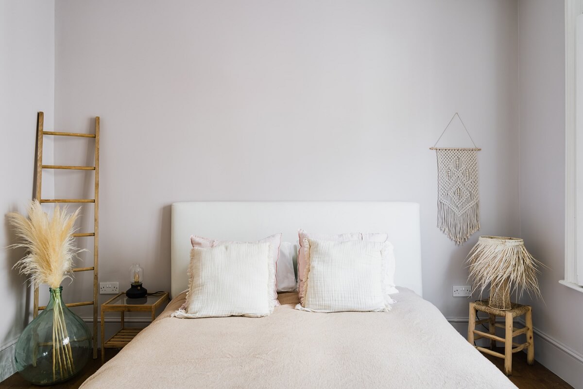 A Charming One-Bedroom Apartment with a Courtyard Terrace 11 light colored bedroom