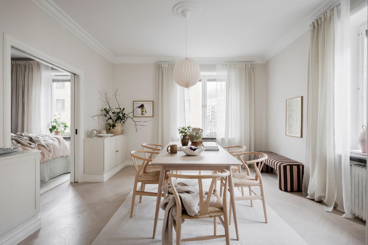 A Light Corner Apartment with an Open Flowing Floor Plan 21 light dining room