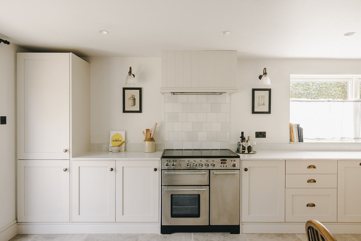 The Workers Cottage: An English Holiday Home with a Royal Past 4 light-kitchen-the-workers-cottage