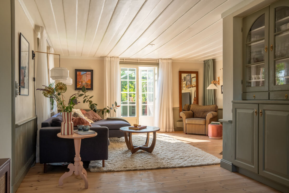A Charming Historic Country House North of Stockholm 4 living room built-in cabinet
