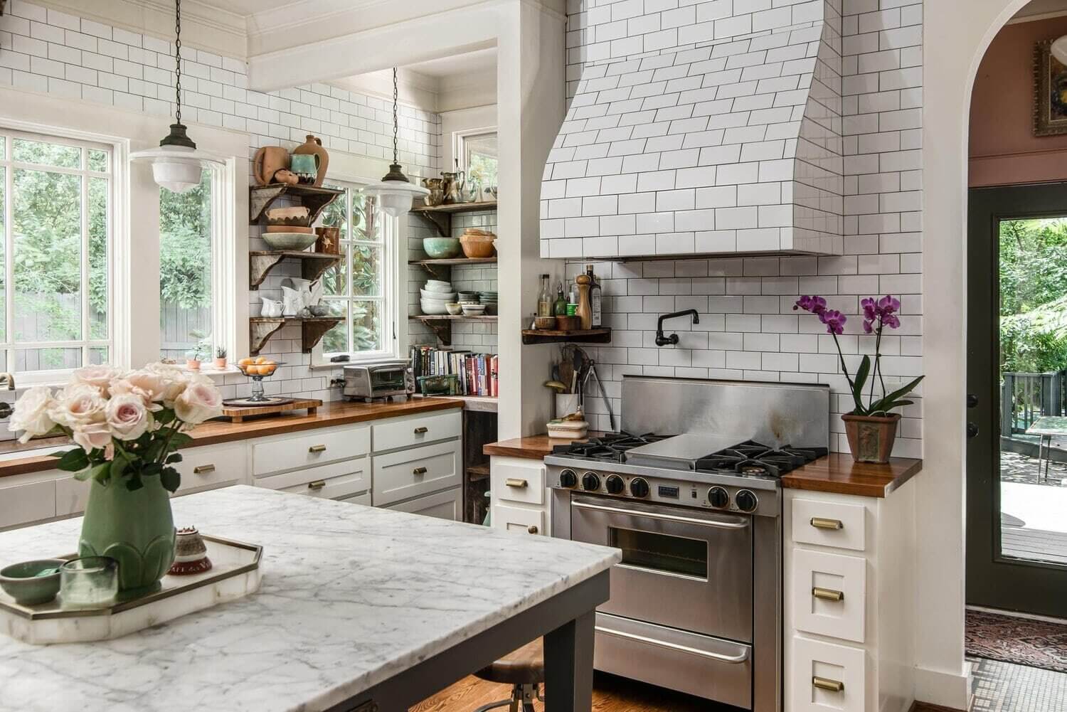 Louisa Pierce's Vintage Eclectic Nashville Home 11 louisa pierce vintage eclectic nashville home for sale nordroom11 Louisa Pierce's Vintage Eclectic Nashville Home