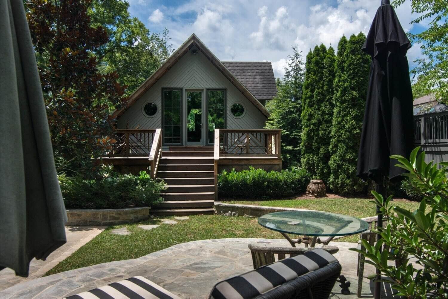 Louisa Pierce's Vintage Eclectic Nashville Home 32 louisa pierce vintage eclectic nashville home for sale nordroom32 Louisa Pierce's Vintage Eclectic Nashville Home