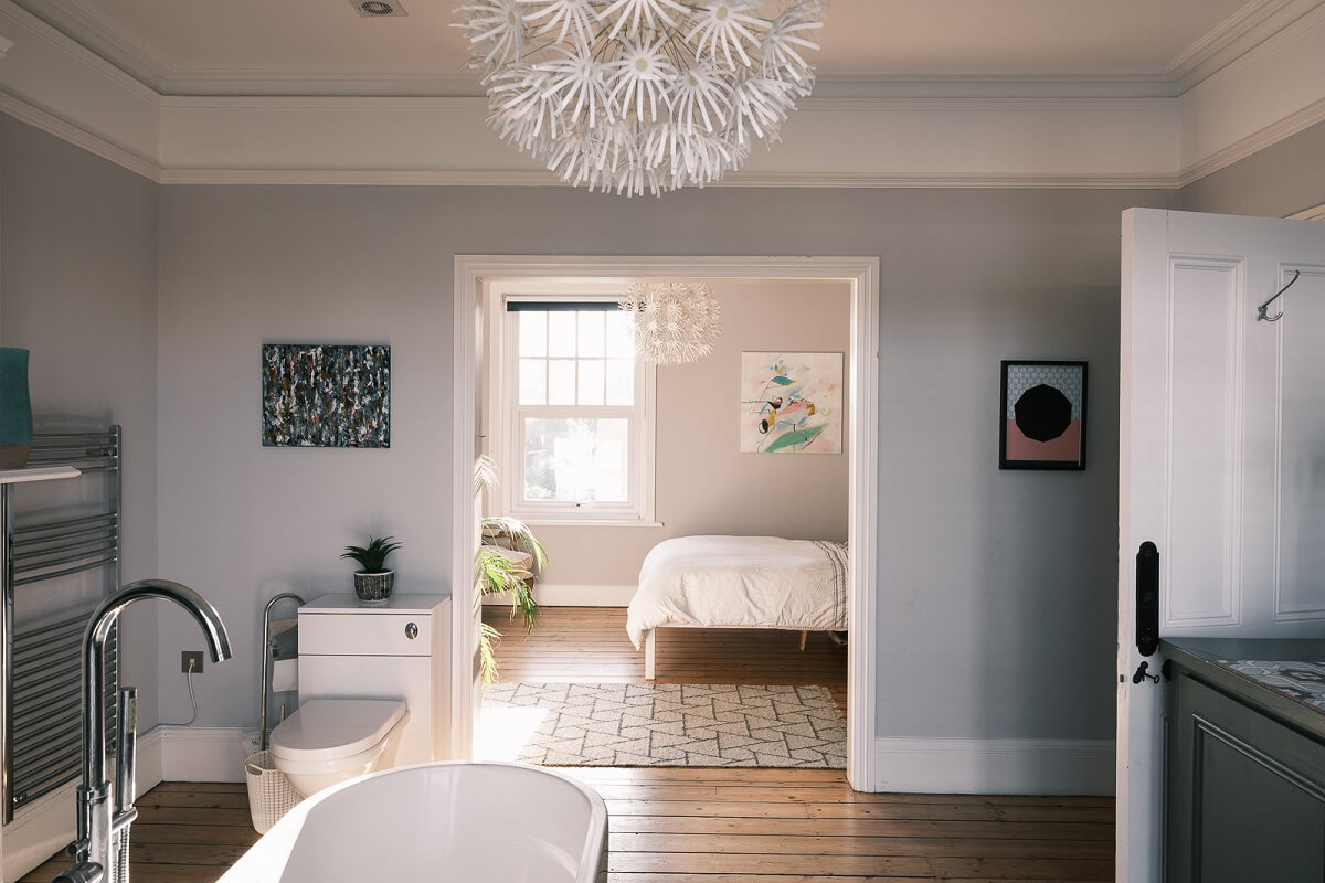 master-bedroom-en-suite-gray-walls-nordroom