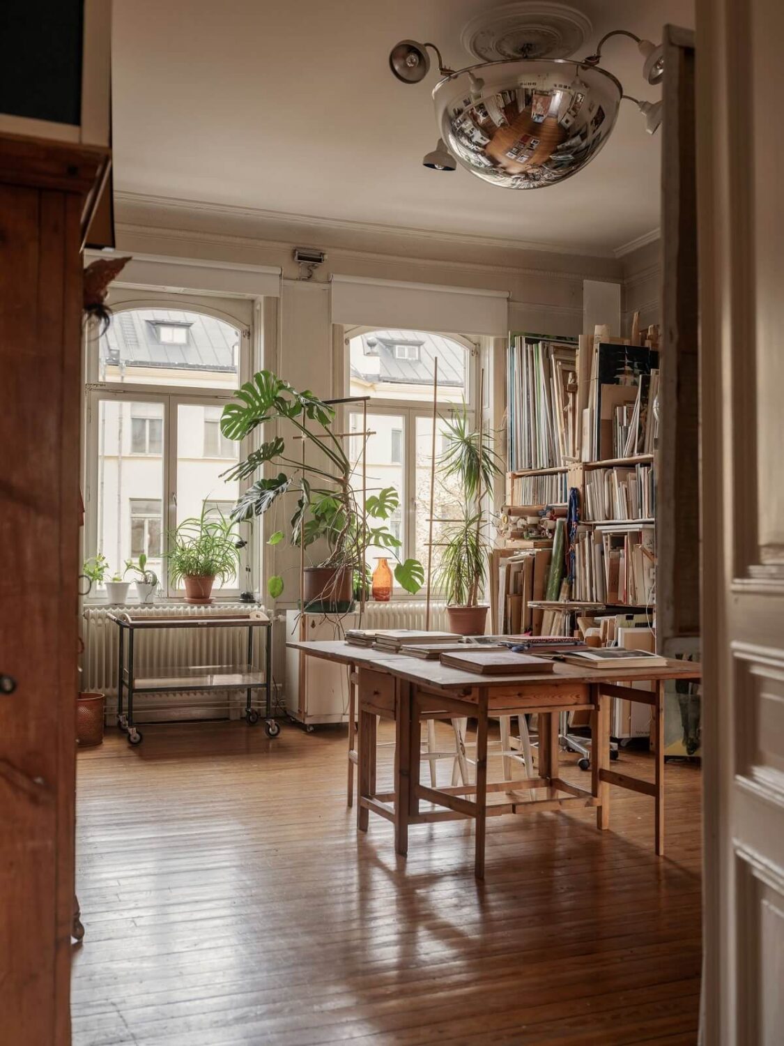 Design Love: Artist Lofts and Home Ateliers 3 MED82ACECAE9CD74DAB8C44AA48D87F0B16 20240830154110 w2200 q80 Design Love: Artist Lofts and Home Ateliers