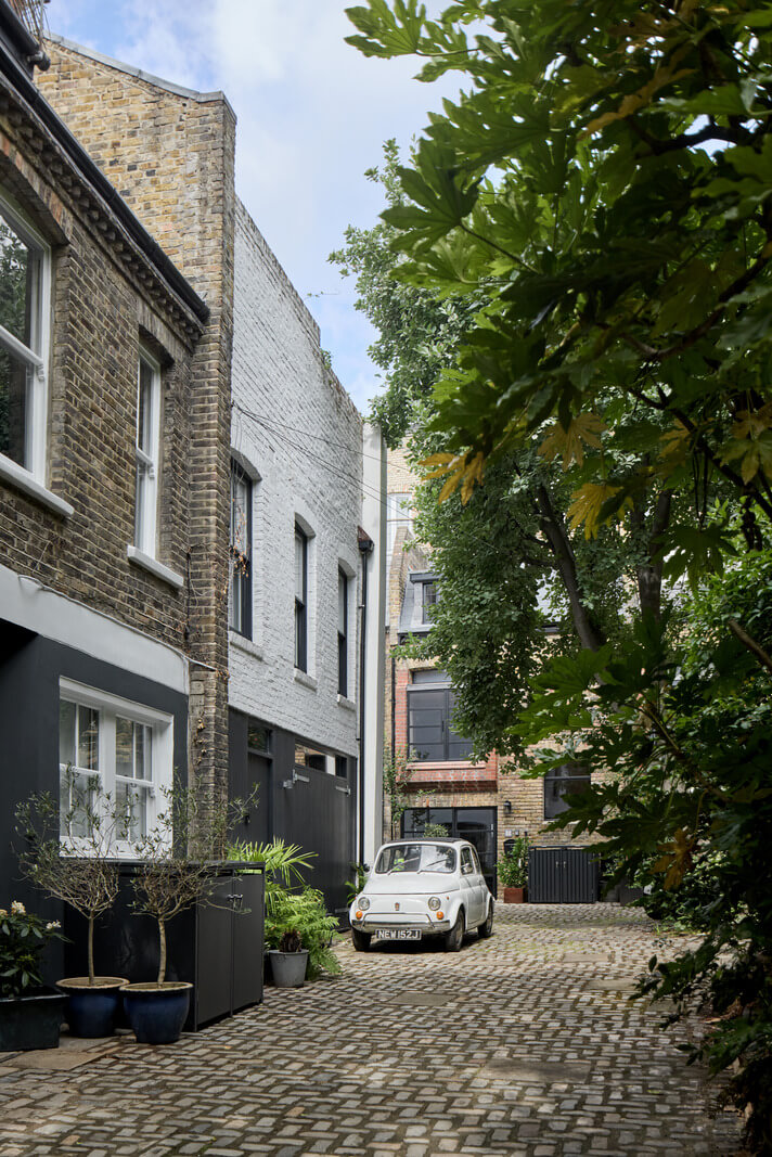 mews house cobbled street