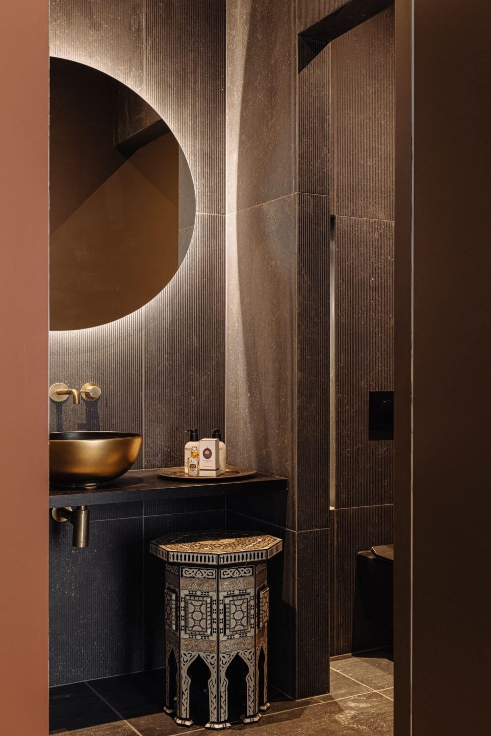 Moody, not Gloomy! Beautiful Dark Small Bathrooms 10 moody bathroom large mirror