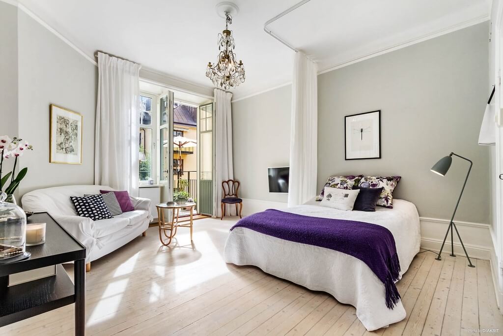 52 Studio Apartments with a Curtain Room Divider 56 nordic-studio-apartment-curtain-around-bed-nordroom