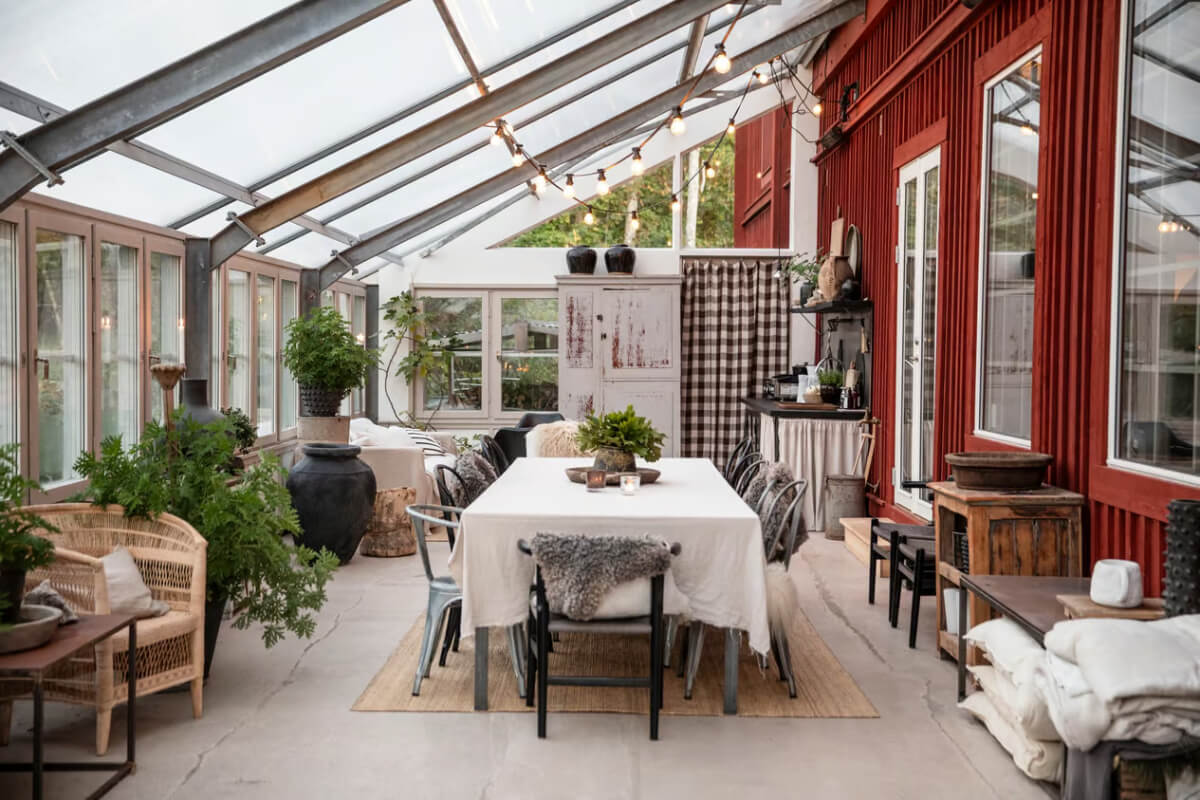 An Open-Plan Gray Home in a Former Textile Factory 18 orangery with large table