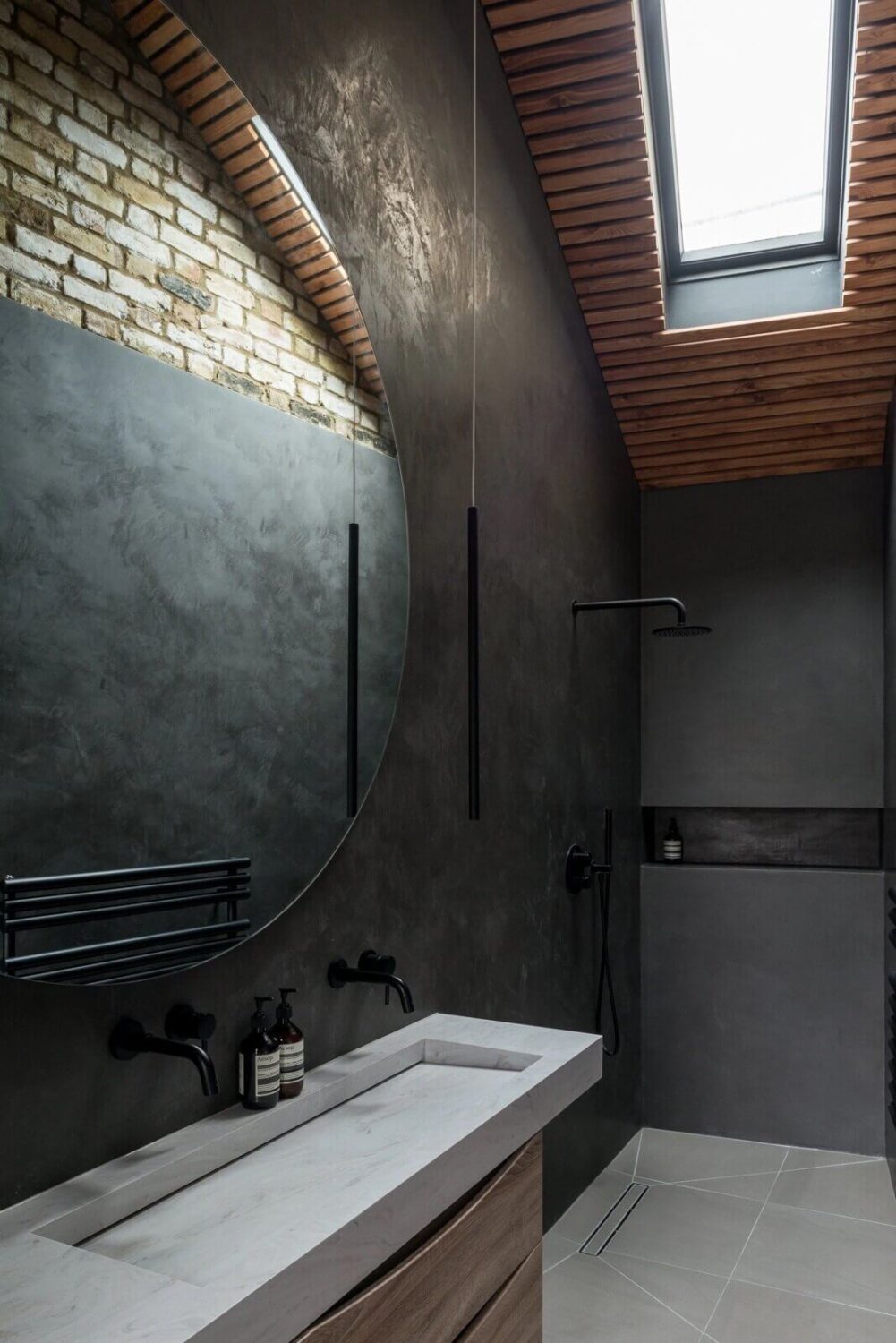 Moody, not Gloomy! Beautiful Dark Small Bathrooms 24 black-modern-bathroom-skylight-nordroom