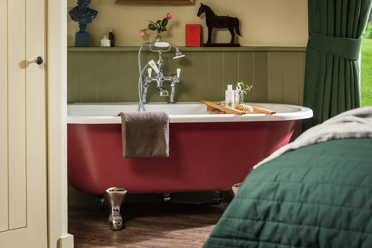 pink freestanding bath GREAT BUDDS OAST