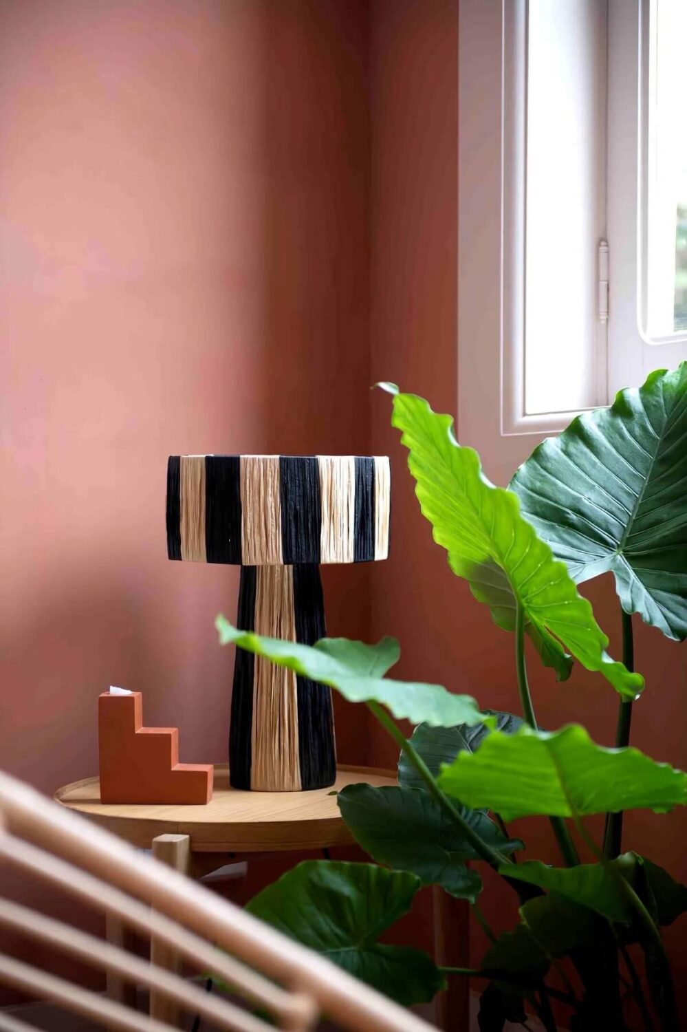 A Colorful Airbnb Apartment in Portugal 6 pink living room detail