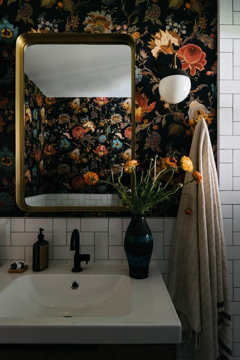 Moody, not Gloomy! Beautiful Dark Small Bathrooms 26 powder-room-floral-wallpaper-midcentury-ranch-house-nordroom