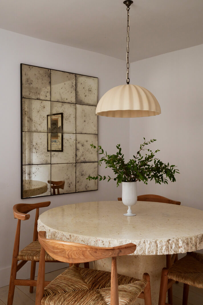 round dining table pendant