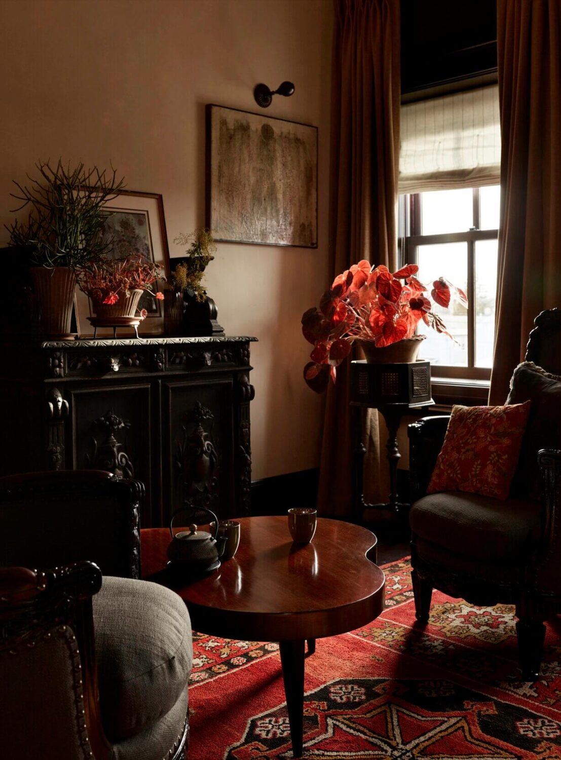 The Maker Hotel in Hudson, New York 8 sitting-room-antique-the-maker-hotel-new-york-nordroom