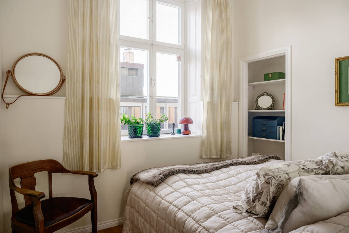A Pink Living Room in a Light-Filled Stockholm Apartment 9 small white bedroom