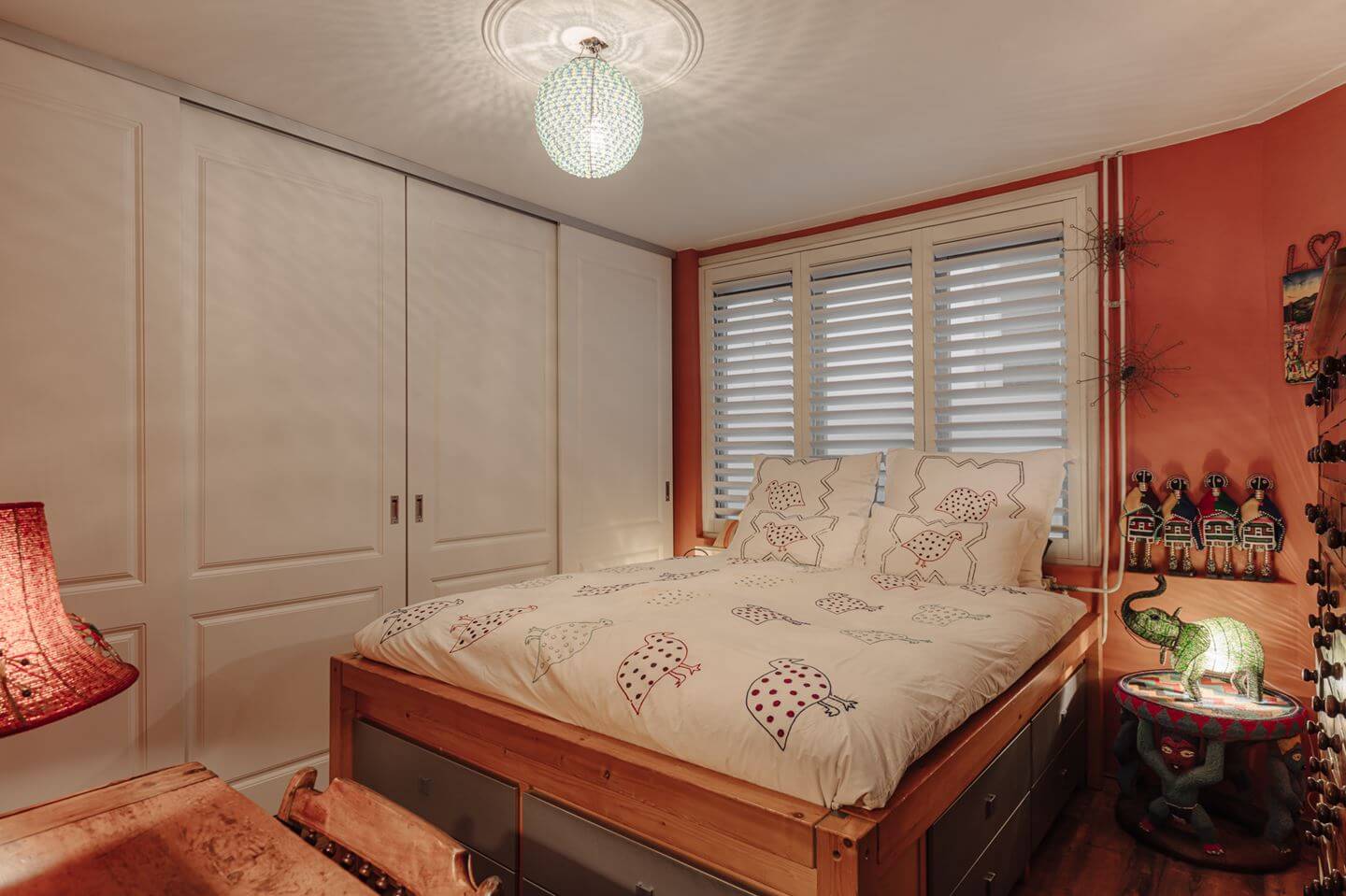 A Charming Amsterdam Townhouse with a Cozy Roof Terrace 15 terracotta bedroom