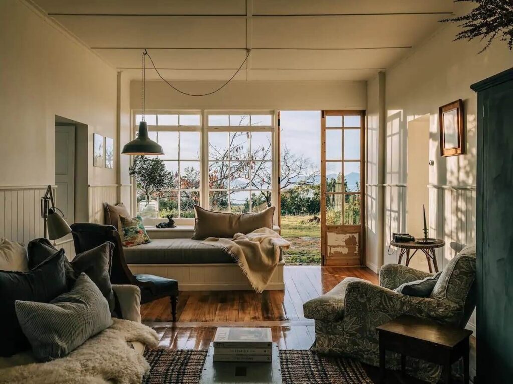 20 Stylish and Peaceful Holiday Cottages in Tasmania 21 the-burrows-holiday-cottages-tasmania-nordroom