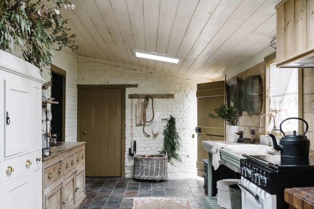 20 Stylish and Peaceful Holiday Cottages in Tasmania 18 the-butchers-house-holiday-cottages-tasmania-nordroom