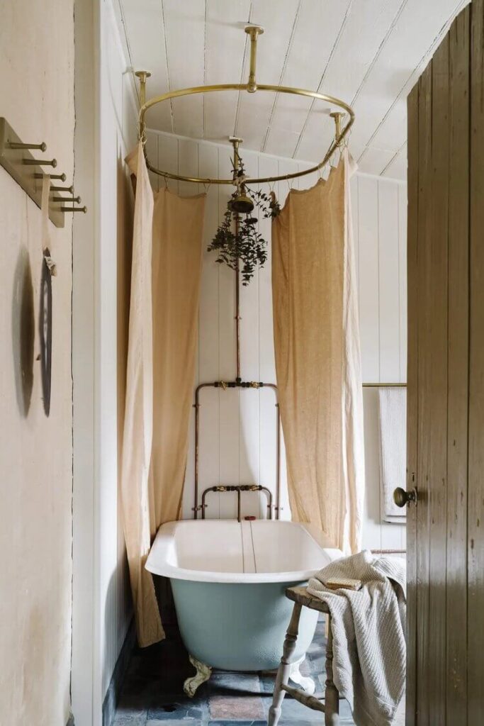 20 Stylish and Peaceful Holiday Cottages in Tasmania 20 the-butchers-house-holiday-cottages-tasmania-nordroom