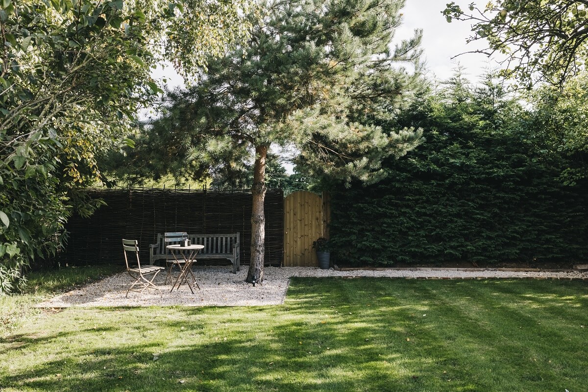 The Workers Cottage: An English Holiday Home with a Royal Past 16 the-workers-cottage-garden-seating-nordroom