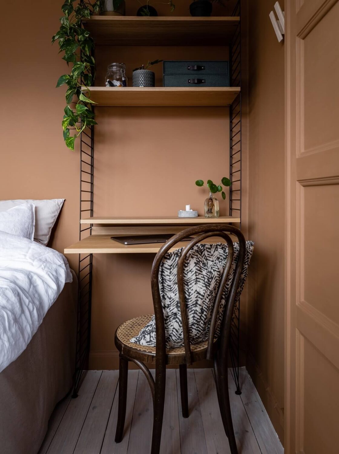 Pantone Color of the Year 2025: Mocha Mousse Interior Inspiration 15 tiny-desk-bedroom-home-office-nordroom