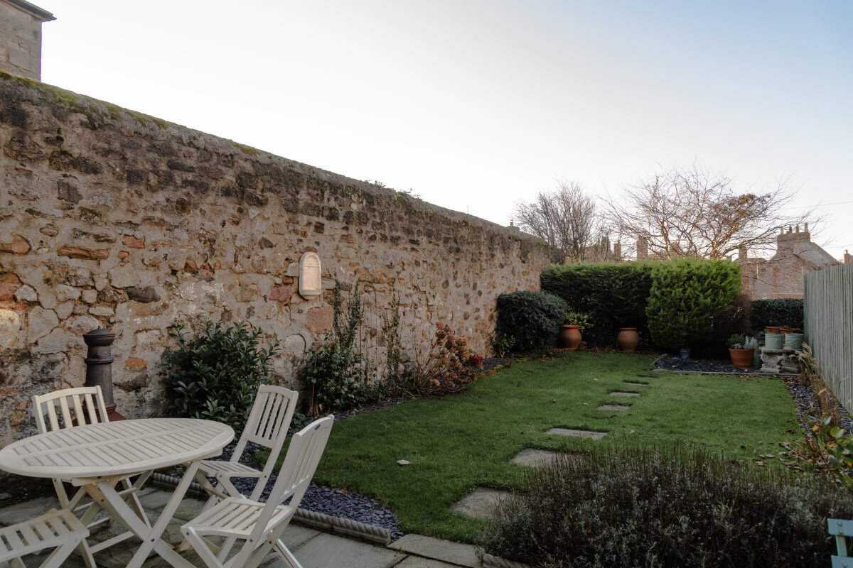 A Georgian English House Restored To Its Former Glory 25 walled garden