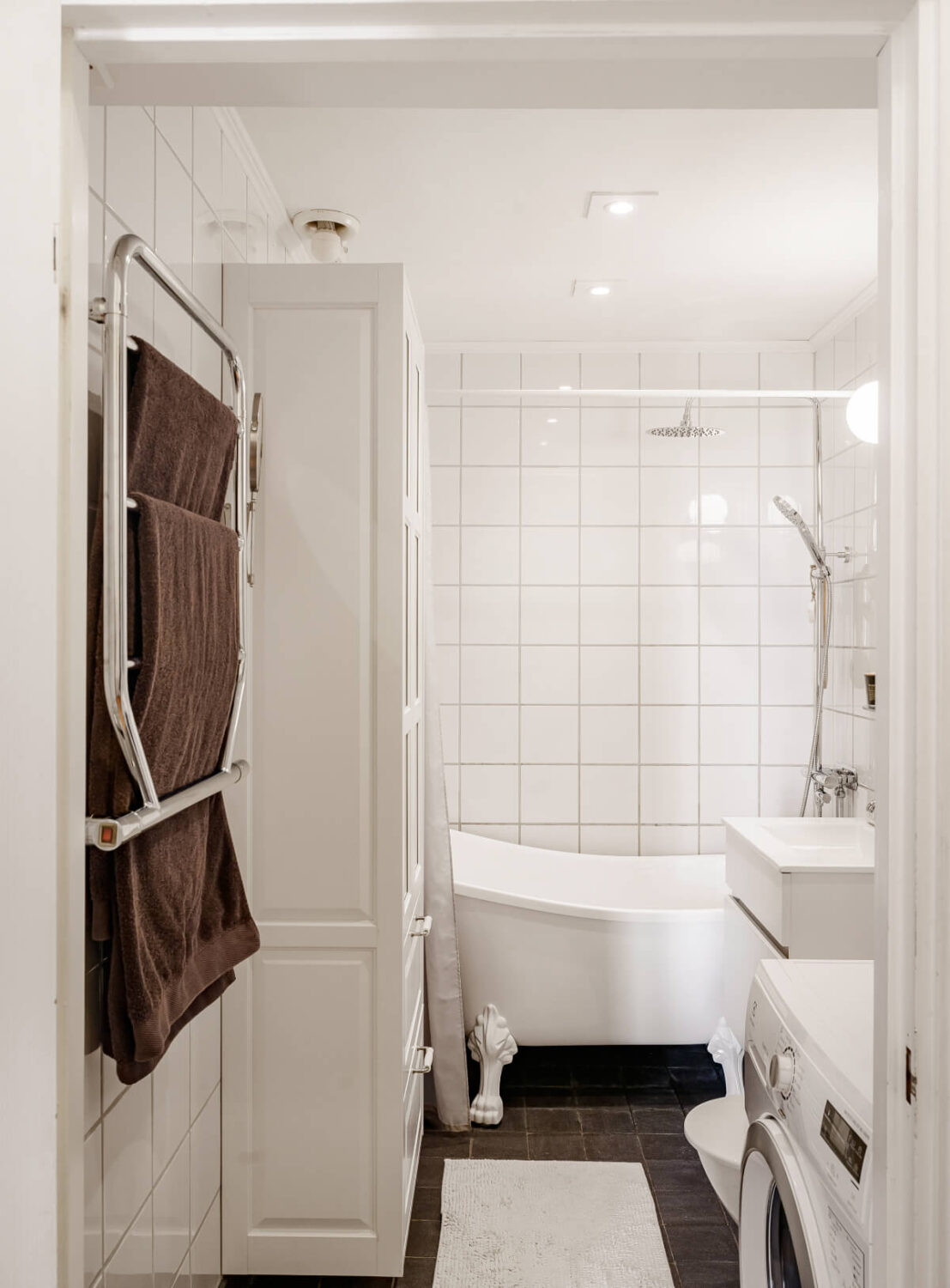 A Pink Living Room in a Light-Filled Stockholm Apartment 14 white bathroom 2 A Pink Living Room in a Light-Filled Stockholm Apartment