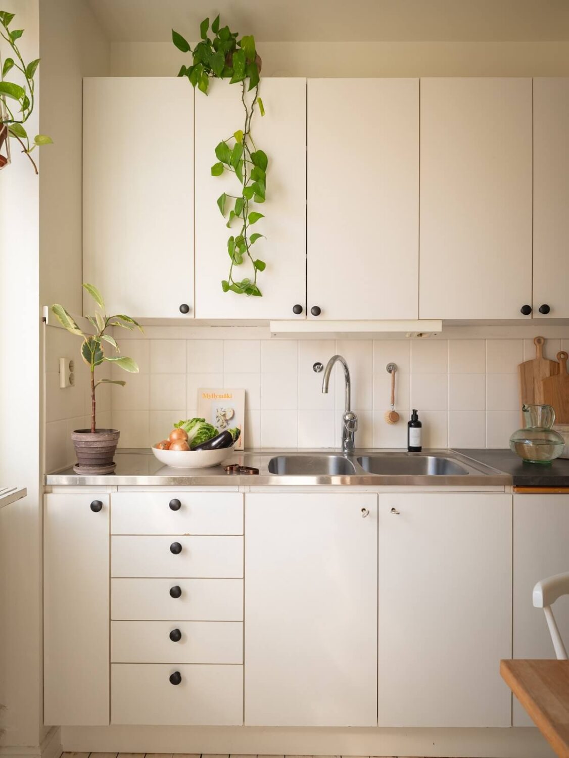 white kitchen