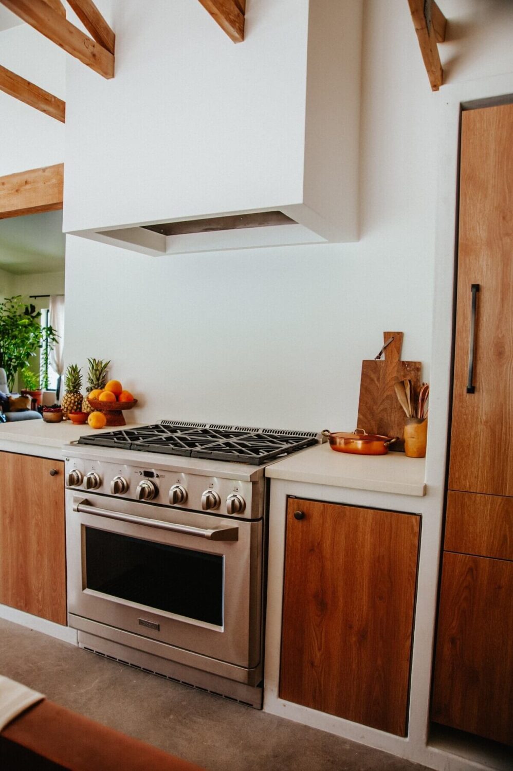 A Colorful Airbnb Home in the Morongo Valley 10 white-kitchen-natural-wooden-cabinet-fronts-nordroom