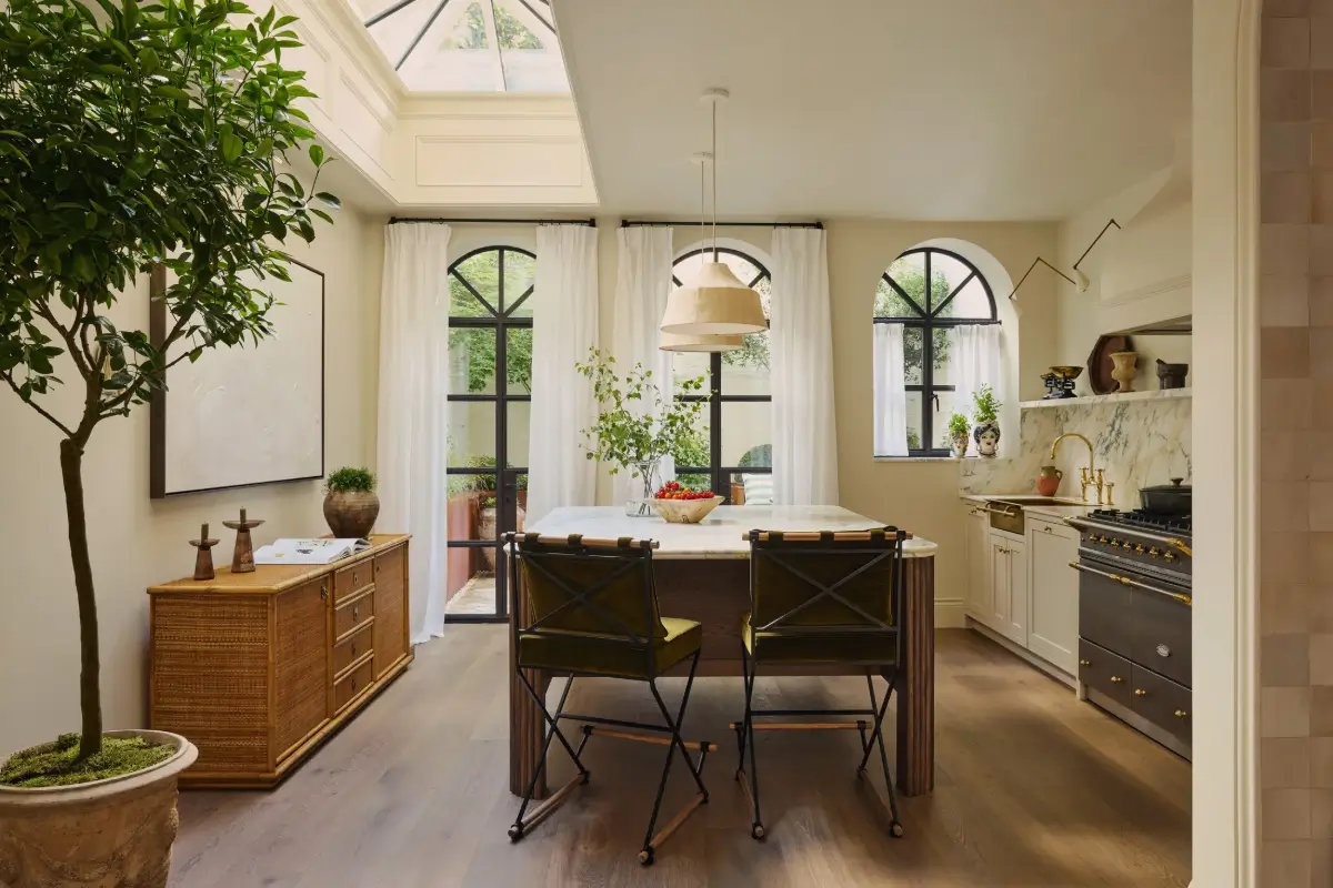 Luxurious Interiors in a Victorian Townhouse in Chelsea 1 classic kitchen arched windows skylights