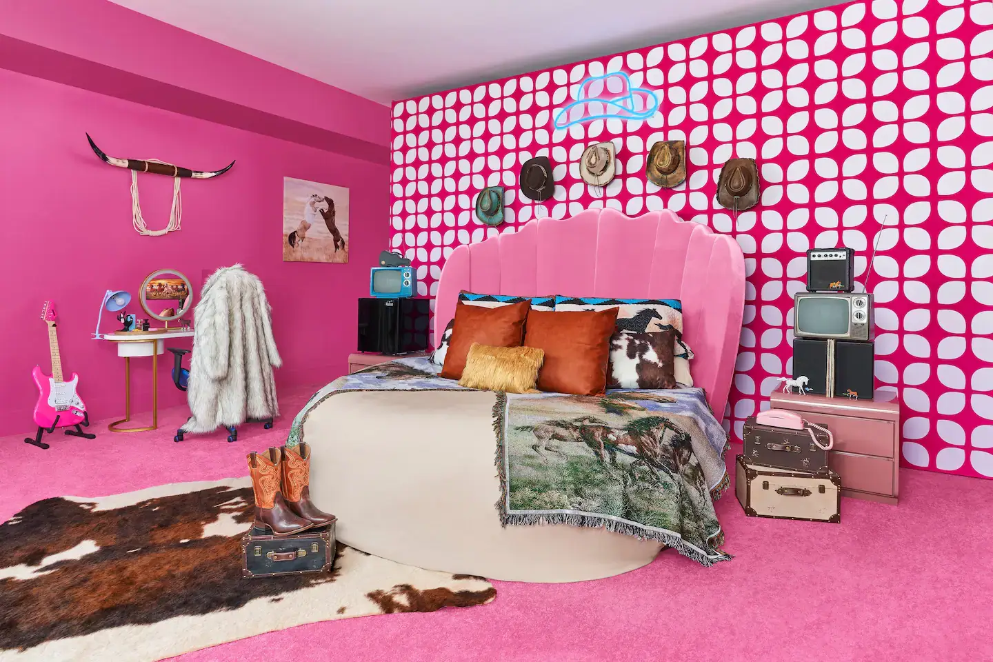Stay in Barbie's Malibu DreamHouse - Ken's Way! 2 pink-bedroom-ken-barbie