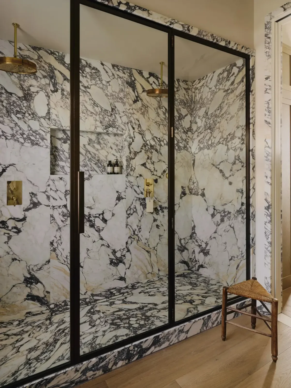 Luxurious Interiors in a Victorian Townhouse in Chelsea 22 double shower marble tiles
