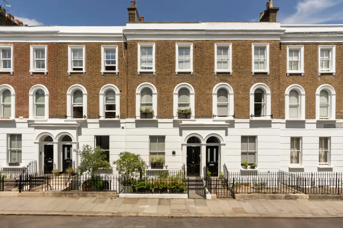 Luxurious Interiors in a Victorian Townhouse in Chelsea 28 exterior london townhouse Luxurious Interiors in a Victorian Townhouse in Chelsea