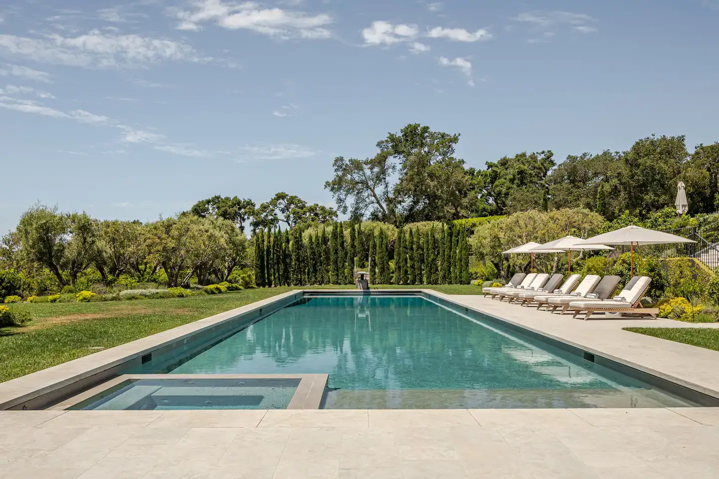 Gwyneth Paltrow's Serene Guesthouse in Montecito 13 garden-swimming-pool-gwyneth-paltrow-guest-house-nordroom