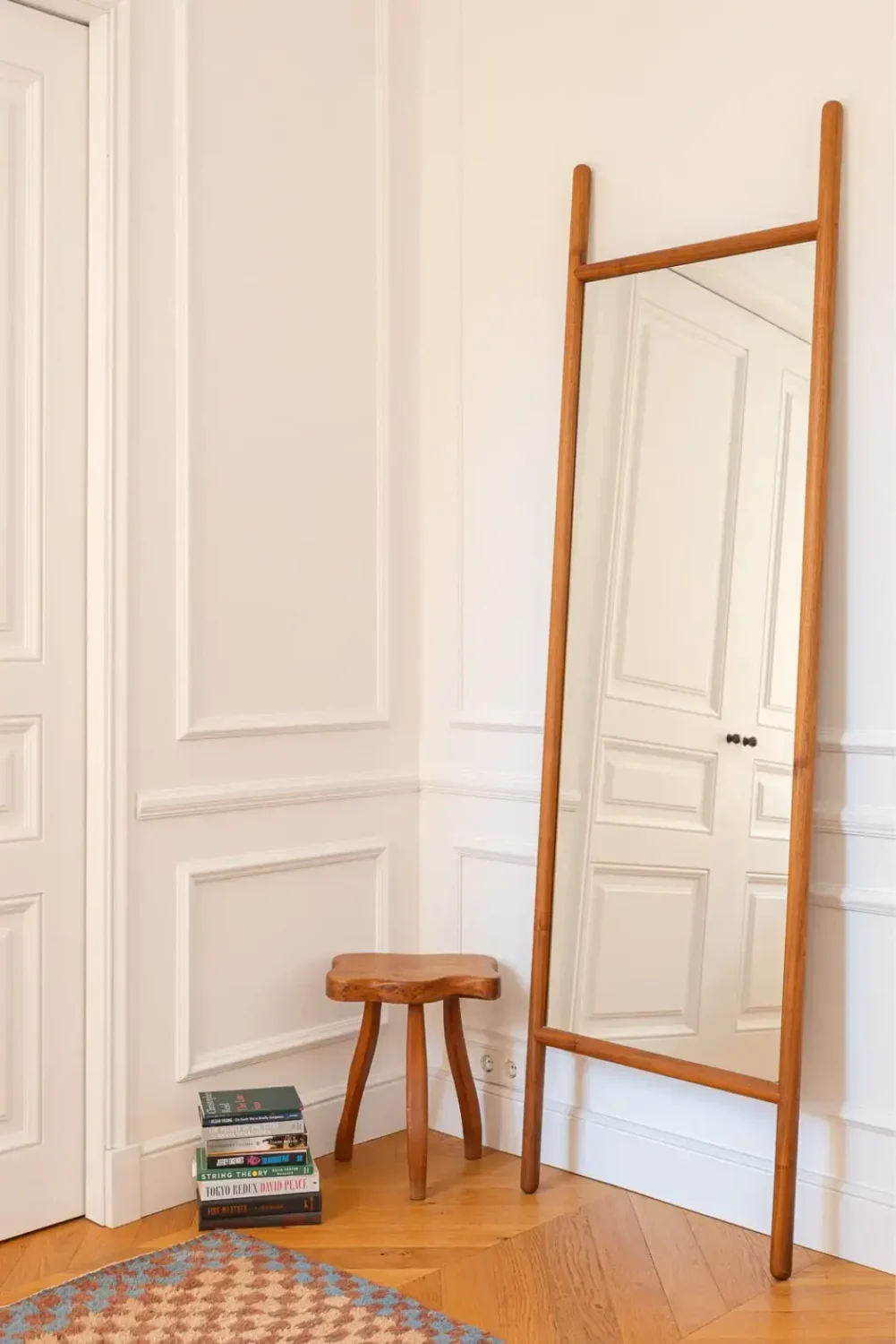 Contemporary Design in a Renovated Barcelona Apartment 9 mirror